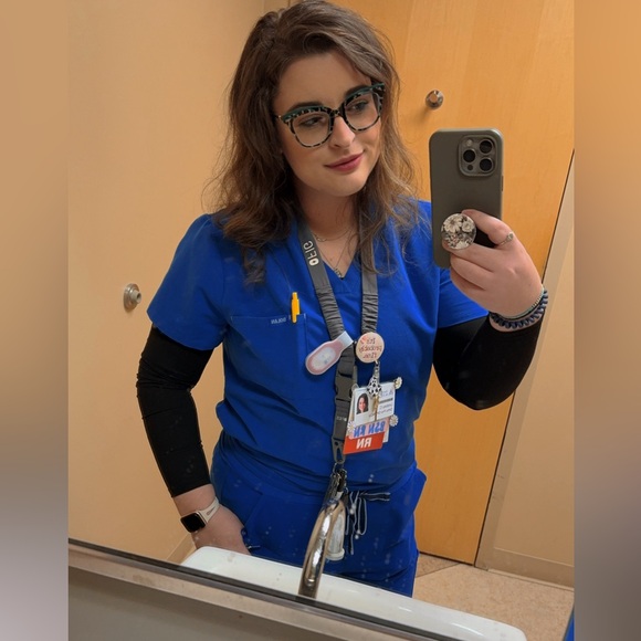 Hi I'm Lindsey! - Picture 2 of 8